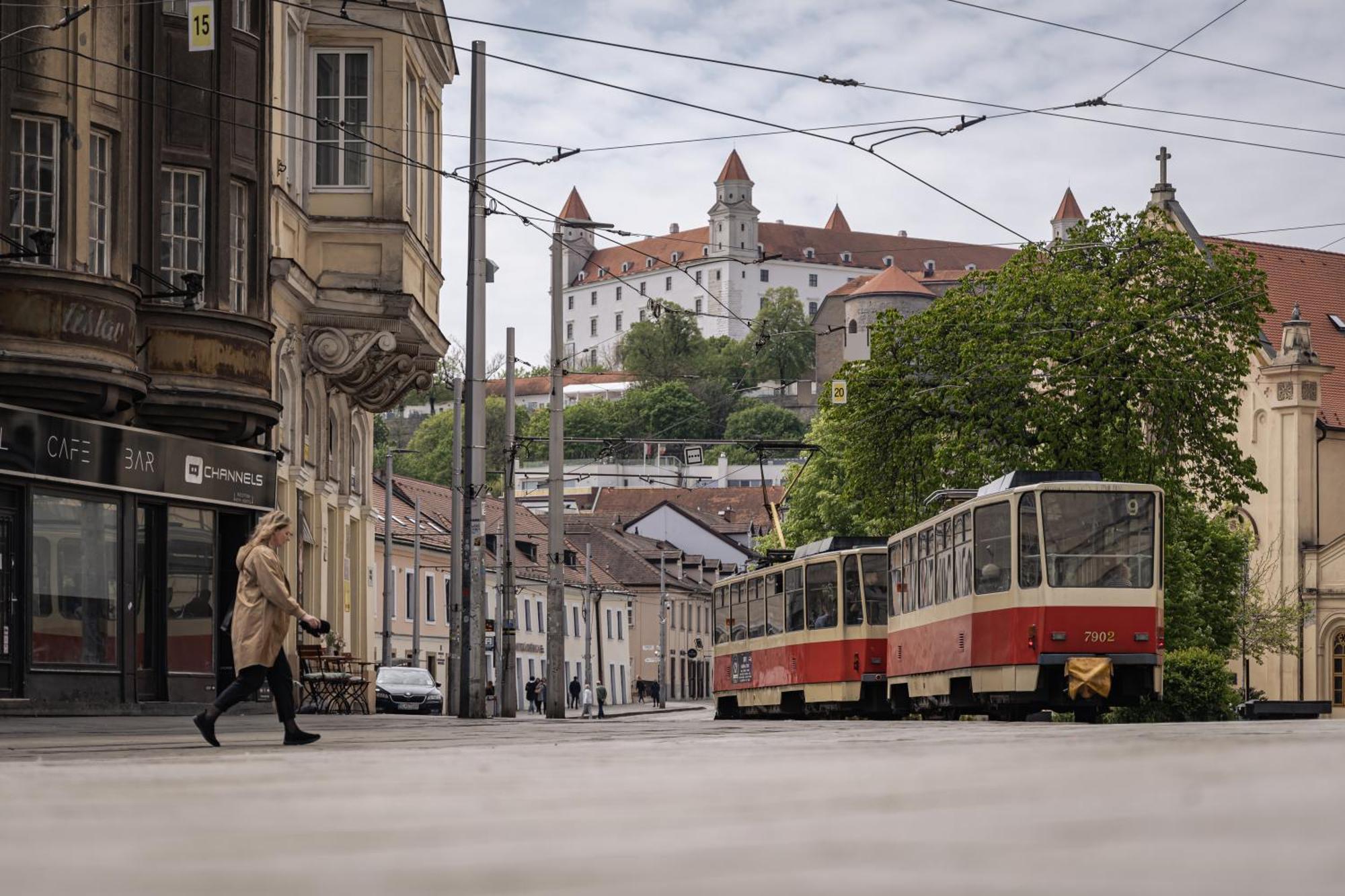 Luxurious And Royal Apartment In The Old Town Братислава Экстерьер фото