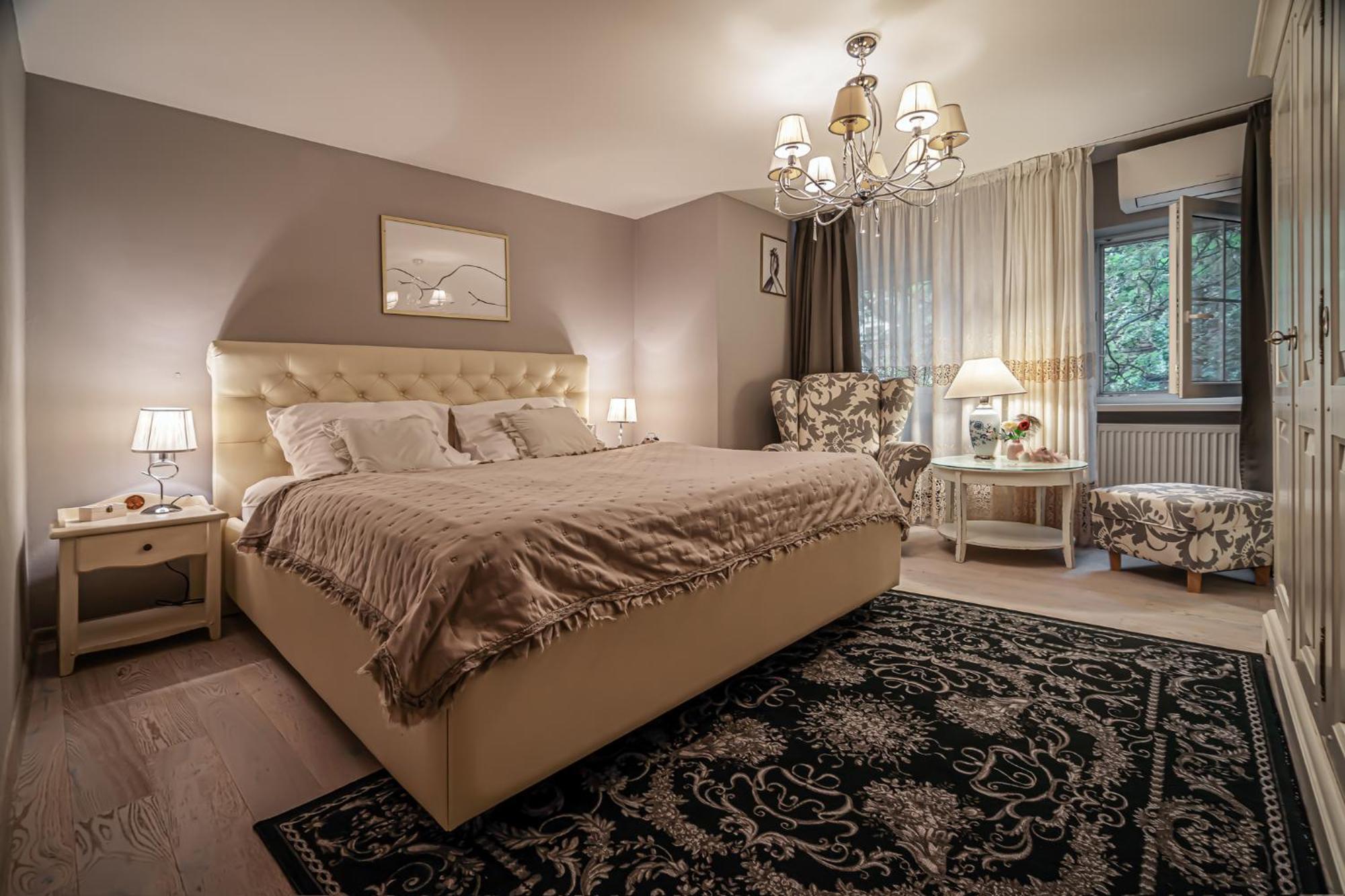Luxurious And Royal Apartment In The Old Town Братислава Экстерьер фото